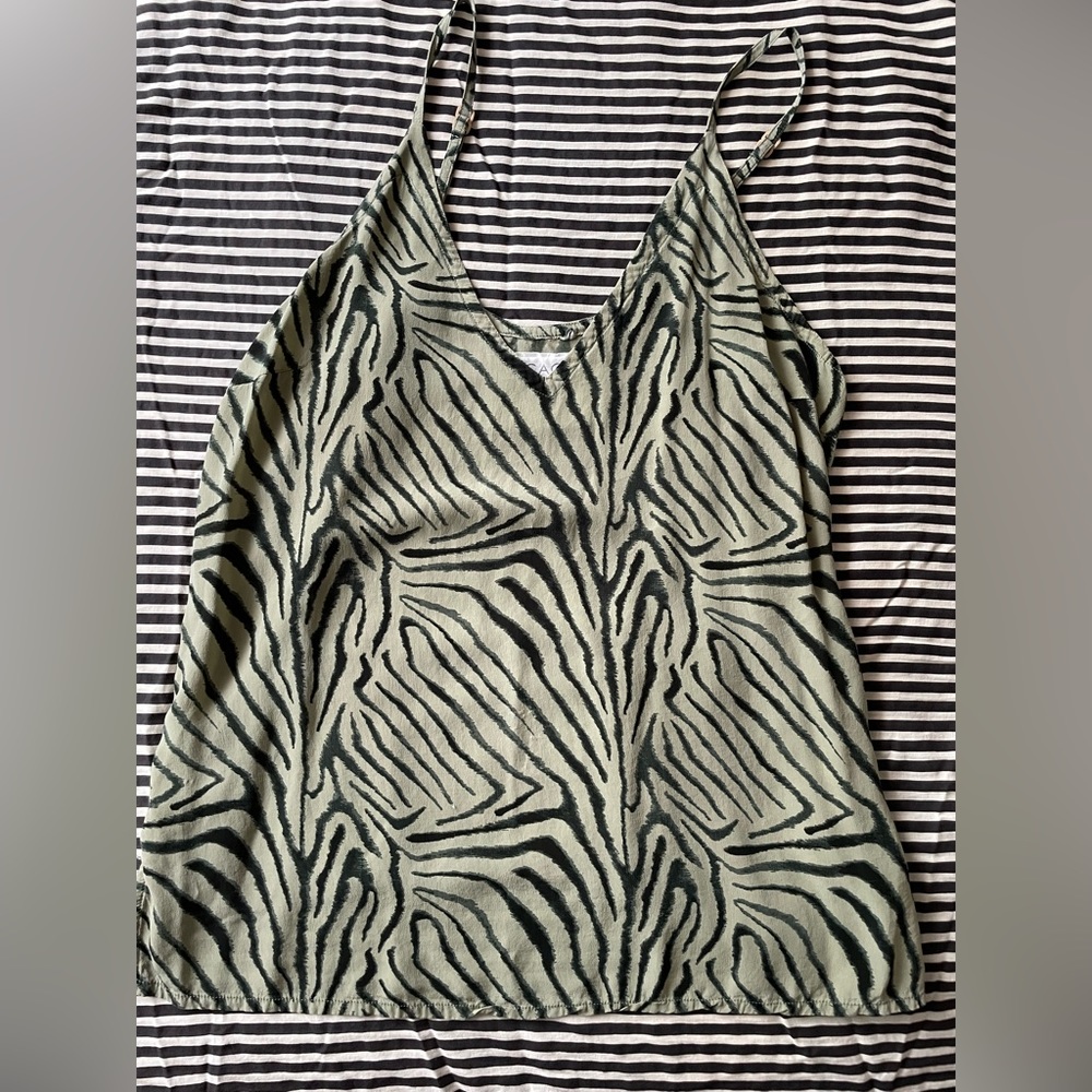 ✖️SOLD✖️Small acacia Nelly top